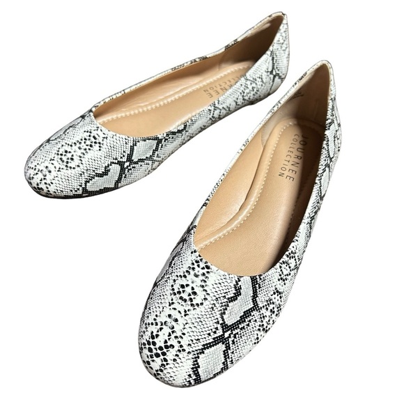 Journee Collection Kavn Snake Size 10 Narrow Width - Picture 1 of 11